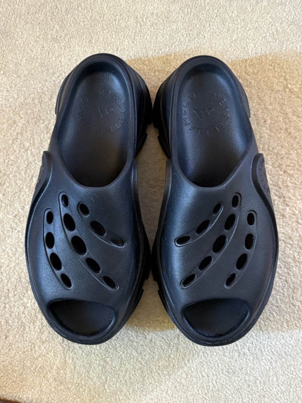STELLA MCCARTNEY x ADIDAS Triple Black Clogs size US 8